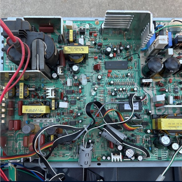 Wells Gardner P857 Arcade Video Game Monitor Chassis - Picture 2 of 8